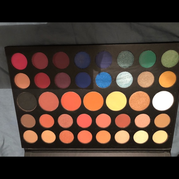James Charles palette - Picture 4 of 5